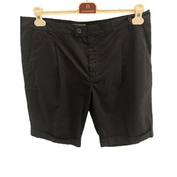 【Aigner 艾格納】男裝休閒反折短褲-黑色52號36腰