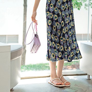 OB嚴選-質感金蔥鬆緊光滑太陽花百褶長裙