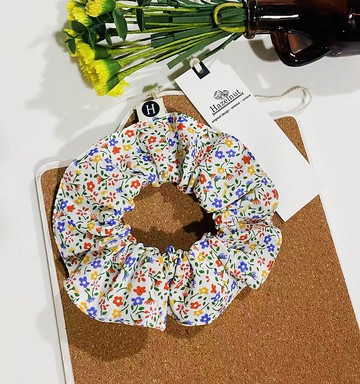 Hazelnut手工做藍紅黃花花圖案小腸圈髮圈/髮束大腸髮甜甜圈