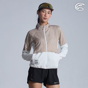 ADISI 女高效調溫超撥水輕暖可收納跑步訓練外套 AJ2521024 石咖/耐久白 (S-2XL)｜防潑水 環保紗 運動外套 保暖外套