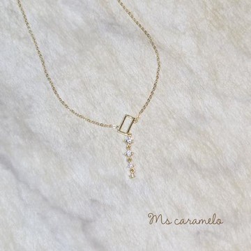 【焦糖小姐 Ms caramelo】925純銀鍍K白 幾何鏤空鋯石項鍊