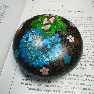 日本七寶燒 掐絲琺瑯花卉首飾盒