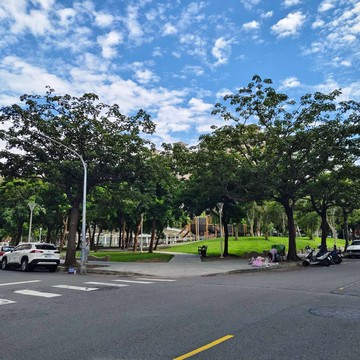 高雄榮總福山學區透天店面｜高雄市左營區榮德街