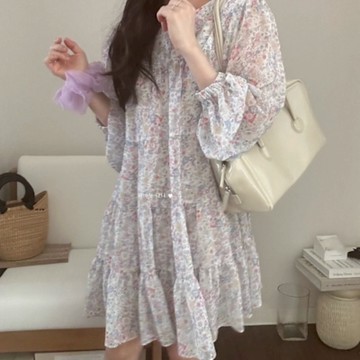 MOCO韓版chic溫柔風減齡圓領滿屏碎花印花寬鬆休閒荷葉滾邊荷連身雪紡洋裝