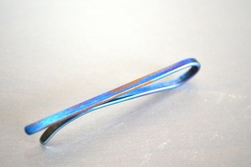 鈦金屬領帶夾・鍛造純鈦領帶夾・繪畫般的纖細・51mm