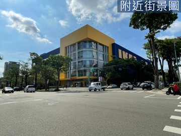 南屯捷運輕屋齡大面寬電梯別墅/住店合一｜台中市南屯區南屯路二段