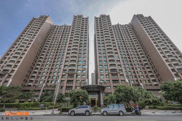 高雄賣房小余美術館大坪數三房+1室附雙平車｜高雄市鼓山區美術南三路