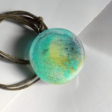 天使嘔吐 / 小圓鏡 樹脂項鍊 / 渲染 薄荷綠 夢幻