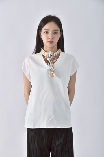 (XL) 紋路白色上衣