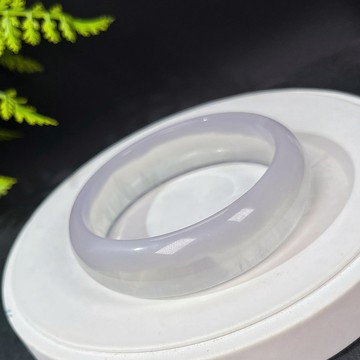 獨特玻璃體淺紫色螢石手鐲63MM 冰透聚寶盆水晶手環 清潔平衡脈輪