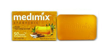 Medimix 印度綠寶石皇室藥草浴美肌皂125g 優惠價:35元｜岡山戀香水
