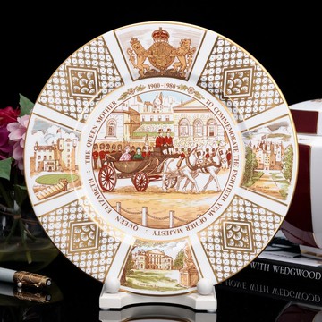 英國製Caverswall 八旬榮耀馬車慶典1980 皇太后誕辰紀念骨瓷盤