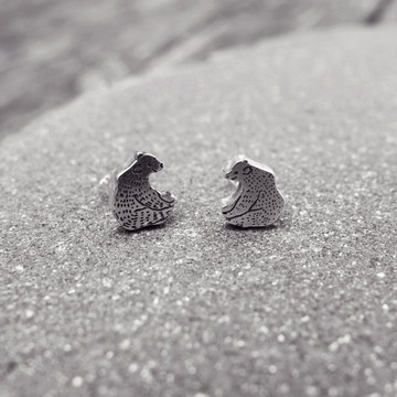 ShouZhuo handmade---阿拉斯加棕熊耳針(單只)/純銀/手工訂製