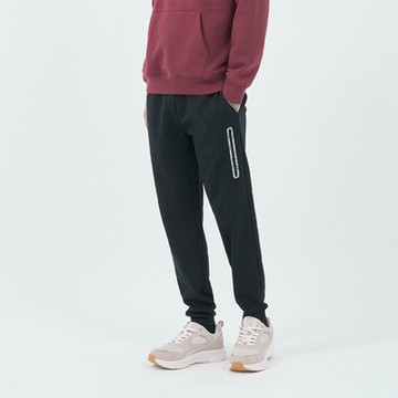 GIORDANO  男裝G-MOTION抽繩束口褲 - 83 標誌黑