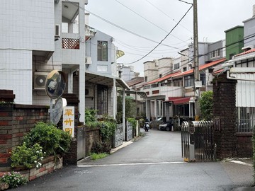 專任/巨城/三民學區/翠竹園大面寬社區型透天｜新竹市東區經國路一段