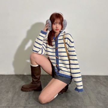 IN SHOP 木釦橫條連帽毛線外套-共3色【KT281087】