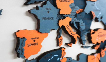 Neft 3D 木製世界地圖