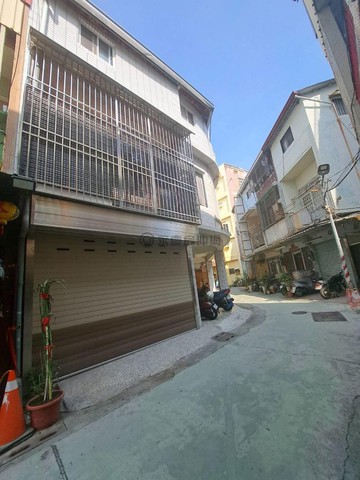 文藻鼎中雙核心精品翻新透天｜高雄市三民區鼎金中街