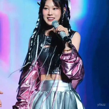 【臺灣有貨】小沈陽女兒沈佳潤演出服銀粉色長袖連帽上衣錶演舞臺打歌服裝