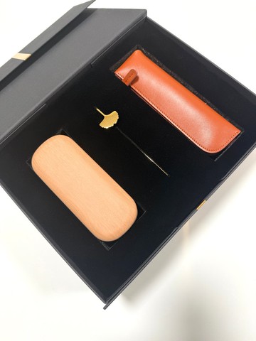 【客制組合禮物】木紋眼鏡盒 金屬書簽 真皮筆袋 免費刻字 套裝