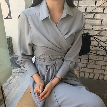 【夏天Summer】 交叉綁帶氣質長洋裝 V領收腰顯瘦 A 字中長連身裙 杏藍兩色通勤日常約會秋季溫柔氛围感連身裙