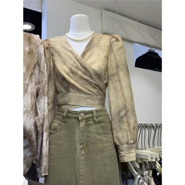 2025秋季新款暈染設計感長袖襯衫女交叉系帶收腰短款V領暗扣襯衣