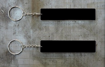 客製化禮物 自訂字句黑底金字橫式匙扣