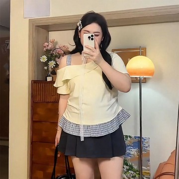 【珊珊大尺碼】L-3XL 大尺碼胖mm遮肚子顯瘦正肩短袖T恤女夏季設計感甜辣妹斜領露肩上衣