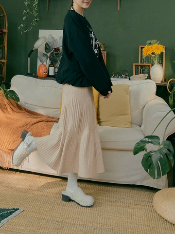 坑條壓褶針織傘襬長裙