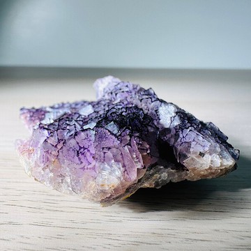 貴州紫邊螢石 別有洞天光紫交錯 礦物原礦 礦標 磁場淨化 QRCODE