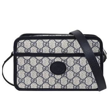 GUCCI 868573 Interlocking G 滿版塗層印花LOGO拉鍊斜背包.藍黑
