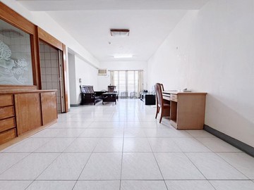 鄰近鼎山家樂福❤️中高樓層，三房平車(採光佳)｜高雄市三民區大福街