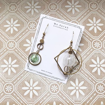 異國泡泡_黃銅耳環_草綠與白(可改夾)