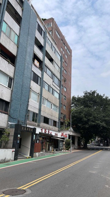 ☆大師房屋☆天母電梯4房坡車｜台北市士林區天母北路