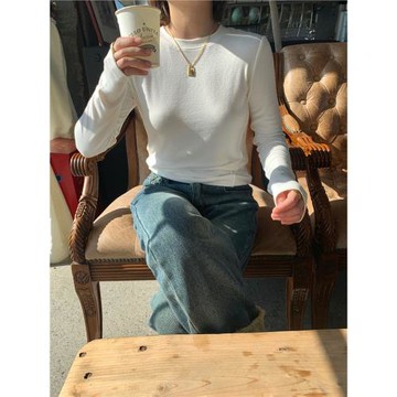 一杯冰美式 軟糯云朵打底衫羊絨白色內搭修身顯瘦長袖圓領T恤上衣
