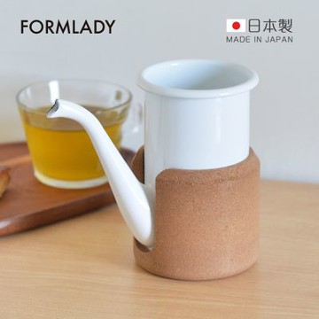 日本FORMLADY cupPot日製琺瑯無柄手沖壺(附隔熱套)-400ml-多色可選