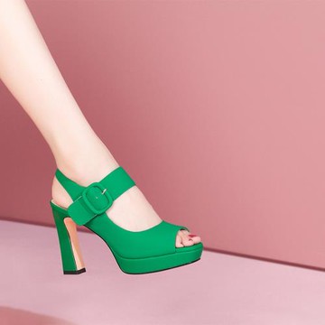 綠色涼鞋女2023夏季演出真皮防水臺粗跟百搭后空米白色高跟鞋10cm