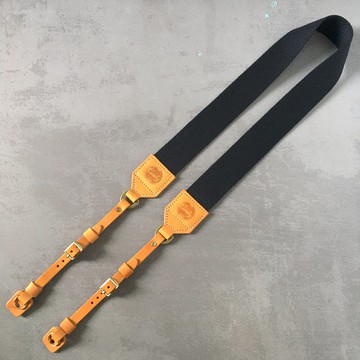 黑真皮相機帶