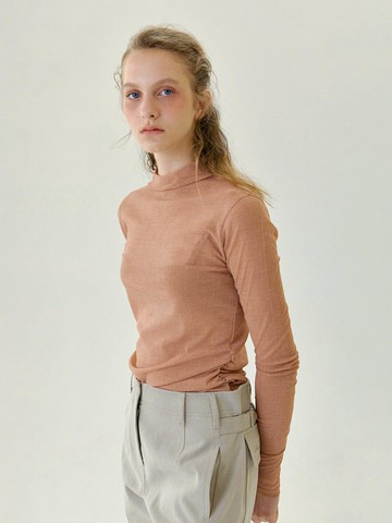CLAIRE Mock-neck mesh shirring T-shirt_Sandy Apricot