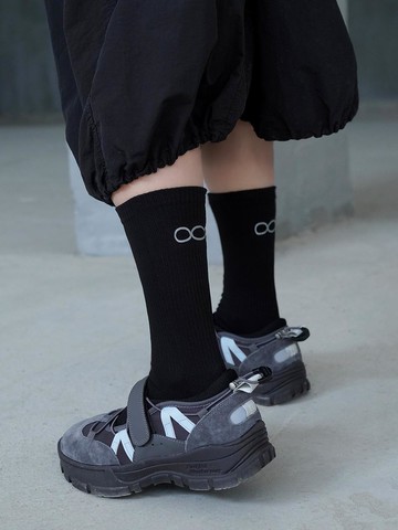 Women's Reflective Running Crew Socks [Black]