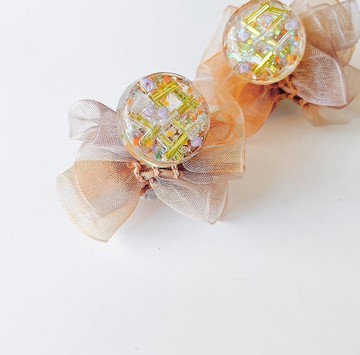 超.  立體紗裙耳環 清透卡其色