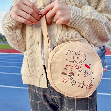 布嵐的販賣部 搭著氣球去旅行奶茶刺繡圓包