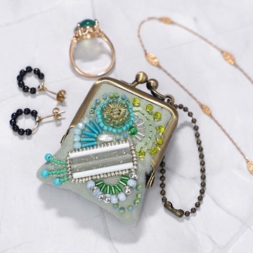 可作項鍊、可作包包吊飾，迷你珠飾手繡零錢包 18 綠色 禮物 飾品收納盒