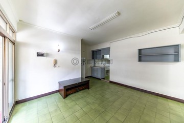 勞工公園綠蔭二樓公寓｜高雄市前鎮區二聖二巷