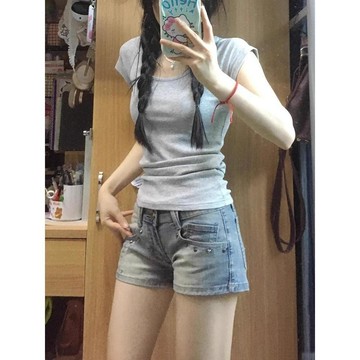 已售9642件💖赤道少女   淺藍色牛仔褲   短褲   直筒  顯瘦  收腰  牛仔短褲 高腰短褲 a字短褲 小個子