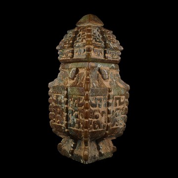 《博古珍藏》漢．和闐玉雕獸面紋方卣式玉瓶擺件．2.35公斤．老件文物．早期收藏．行家勿錯過．超值回饋