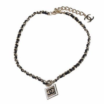 CHANEL 經典雙C LOGO正方造型皮革穿繞項鍊(白/金)