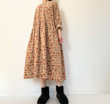 駱駝鳥類和花卉圖案　長袖洋裝 附口袋 燈心絨　保暖棉質 淺褐色