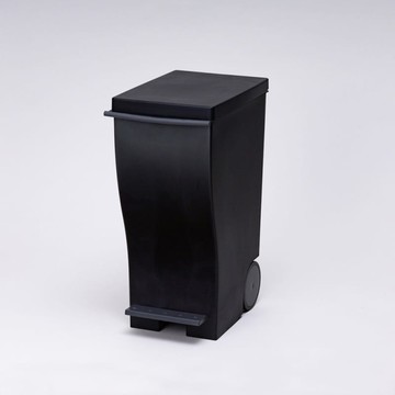 kcud 日製純色曲線長型腳踏垃圾桶(附輪)-20L-多色可選 黑