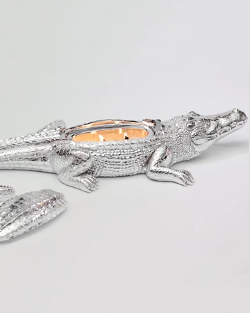 Silvertone Grand Alligator Candle, 14 oz.